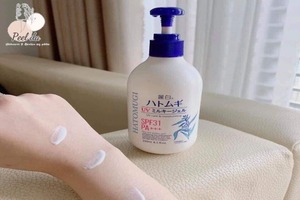Review sữa dưỡng thể Hatomugi